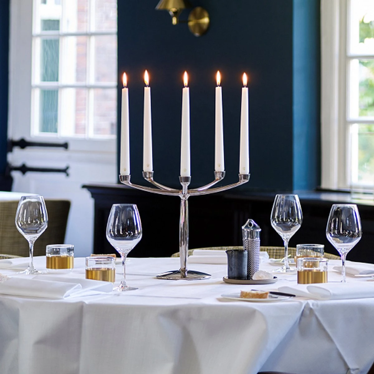 Bolsius Gotische Kaarsen Ultra Violet 24.5 Cm - 10 Stuks 2 Bolsius Gotische Kaarsen Ultra Violet 24.5 Cm - 10 Stuks - Afbeelding 2