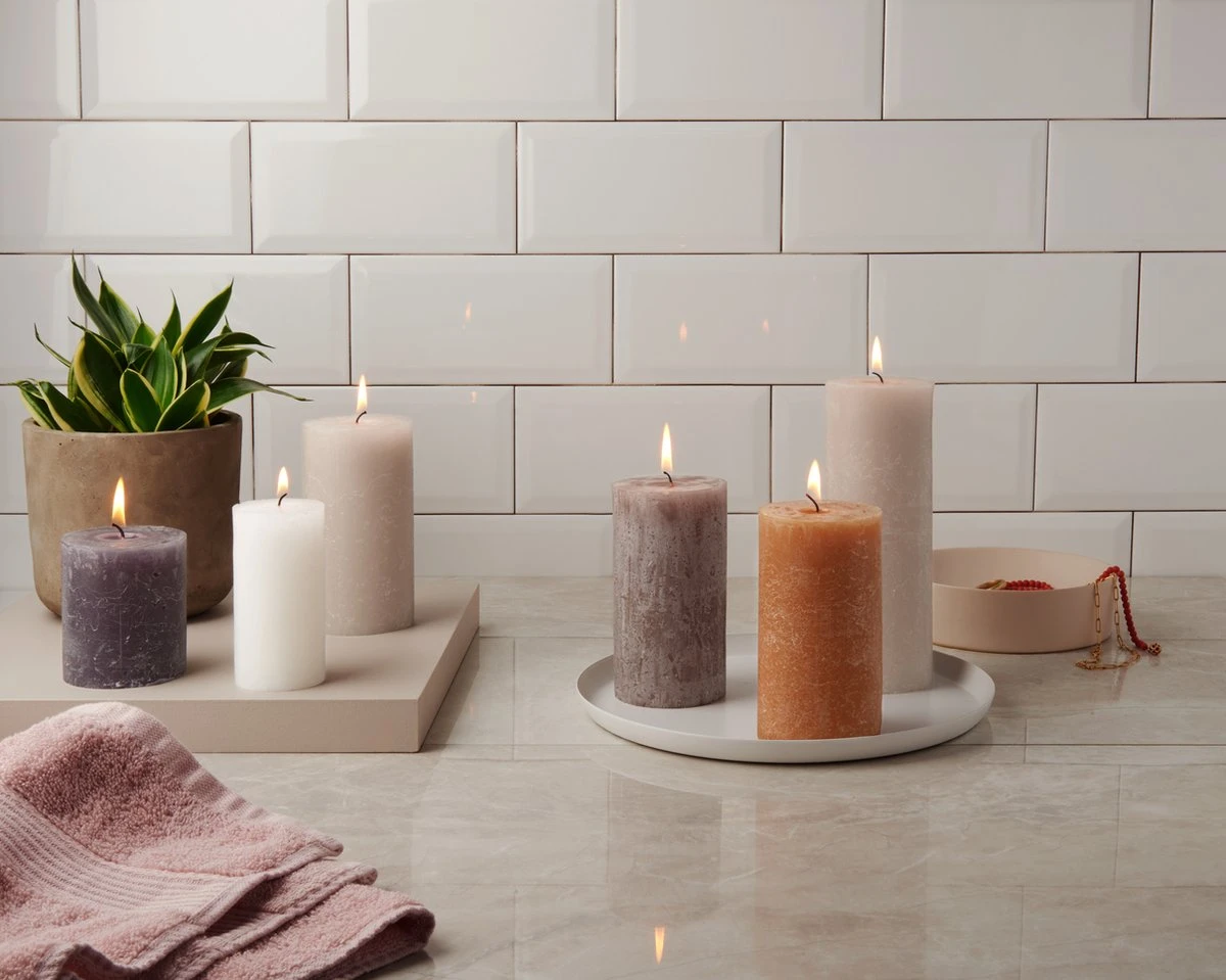 Bolsius - Rustieke Kaars - 4 Stuks - Licht Grijs - 19cm 2 Bolsius - Rustieke Kaars - 4 Stuks - Licht Grijs - 19cm - Afbeelding 2