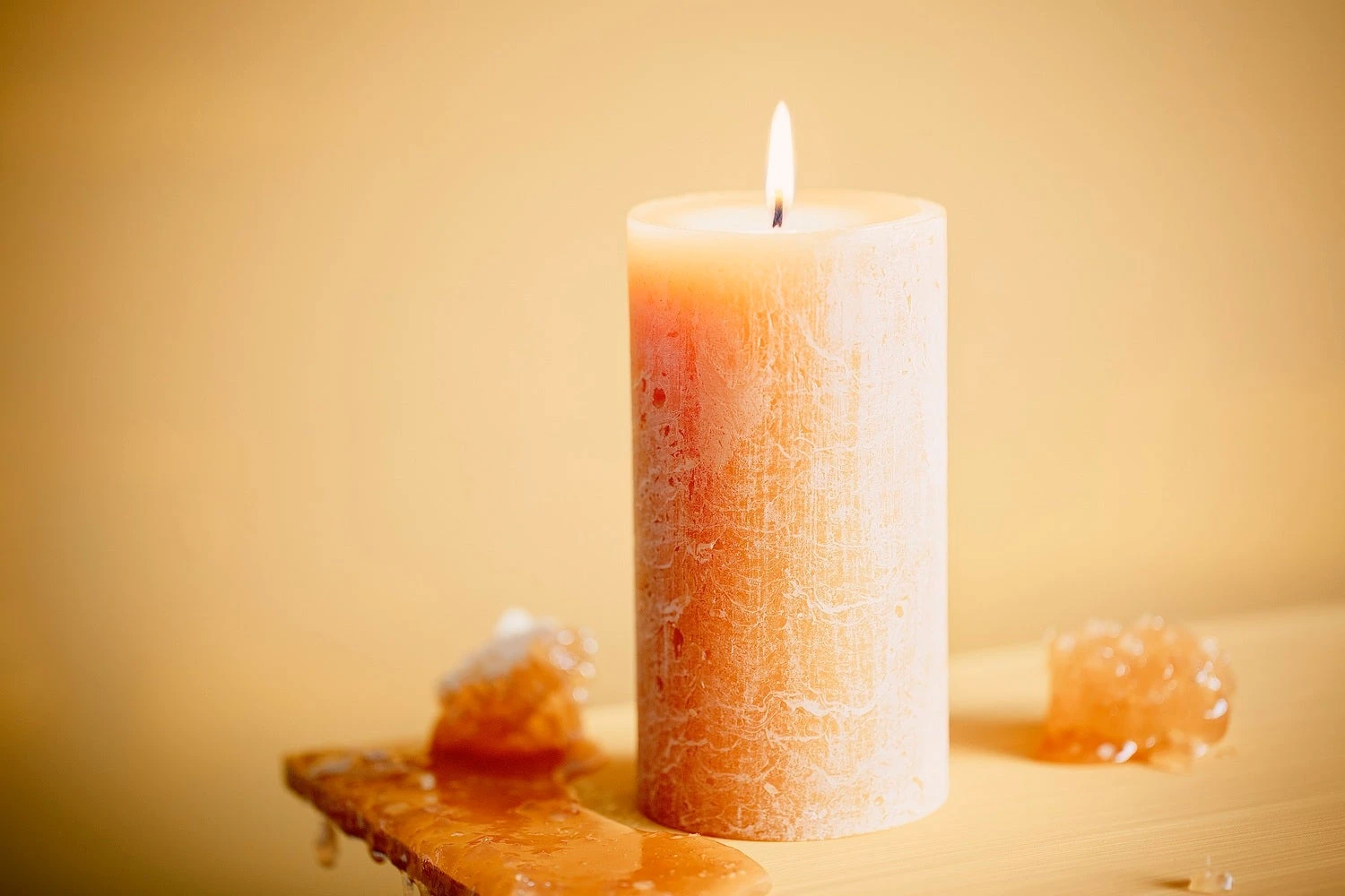 Bolsius Stompkaars Rustiek Shine Geel 60 Uur D 6,8 H 13 Cm 2 Bolsius Stompkaars Rustiek Shine Geel 60 Uur D 6,8 H 13 Cm - Afbeelding 2